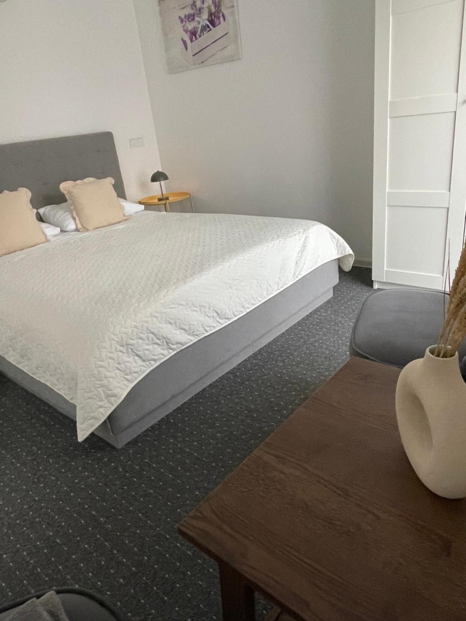 Izabeles Apartamentai Паланга Екстериор снимка
