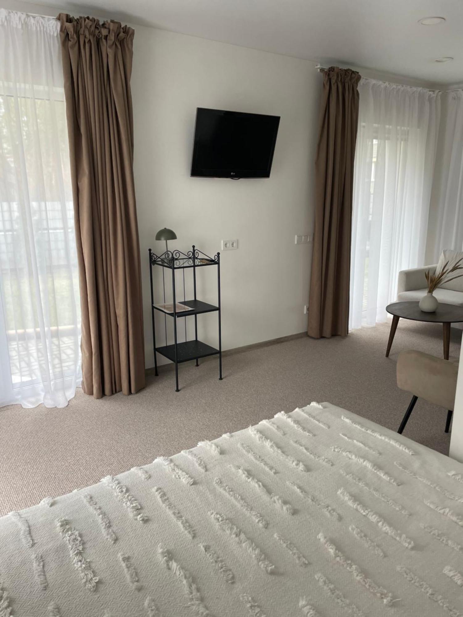 Izabeles Apartamentai Паланга Екстериор снимка