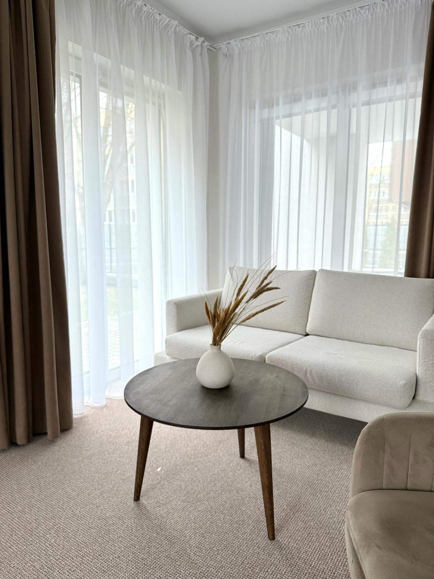 Izabeles Apartamentai Паланга Екстериор снимка