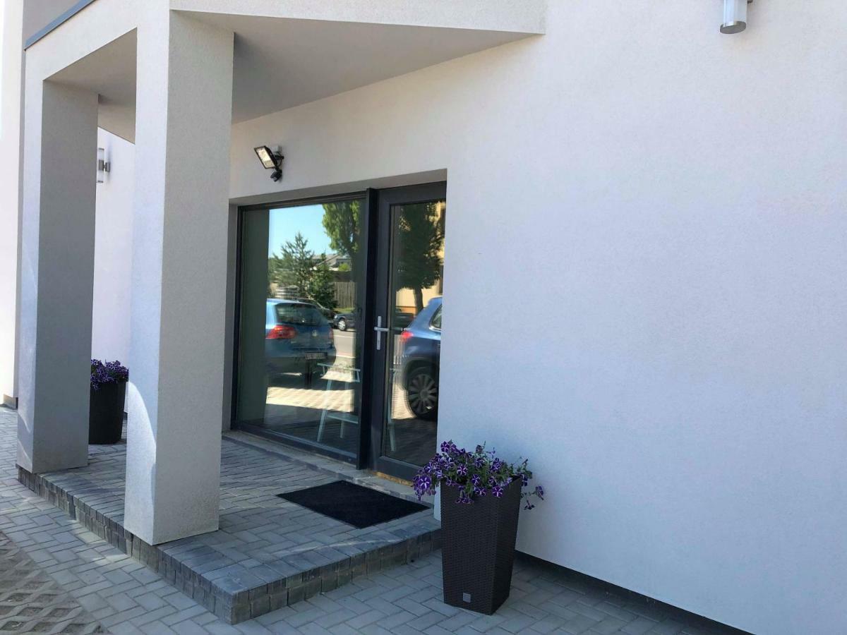 Izabeles Apartamentai Паланга Екстериор снимка